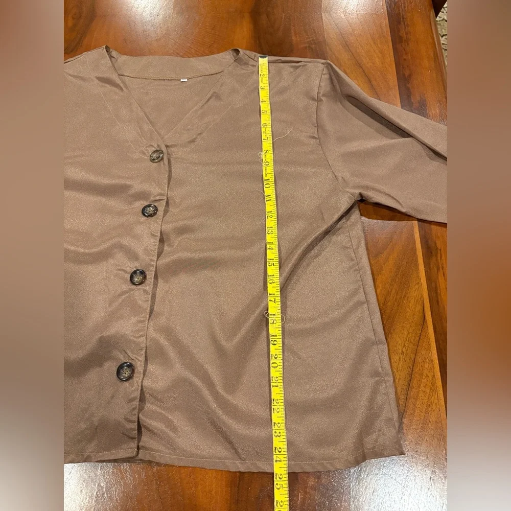 Button-Up Women's, size 3XL, 
I think XXL see measurements  belt not included. - Picture 8 of 10